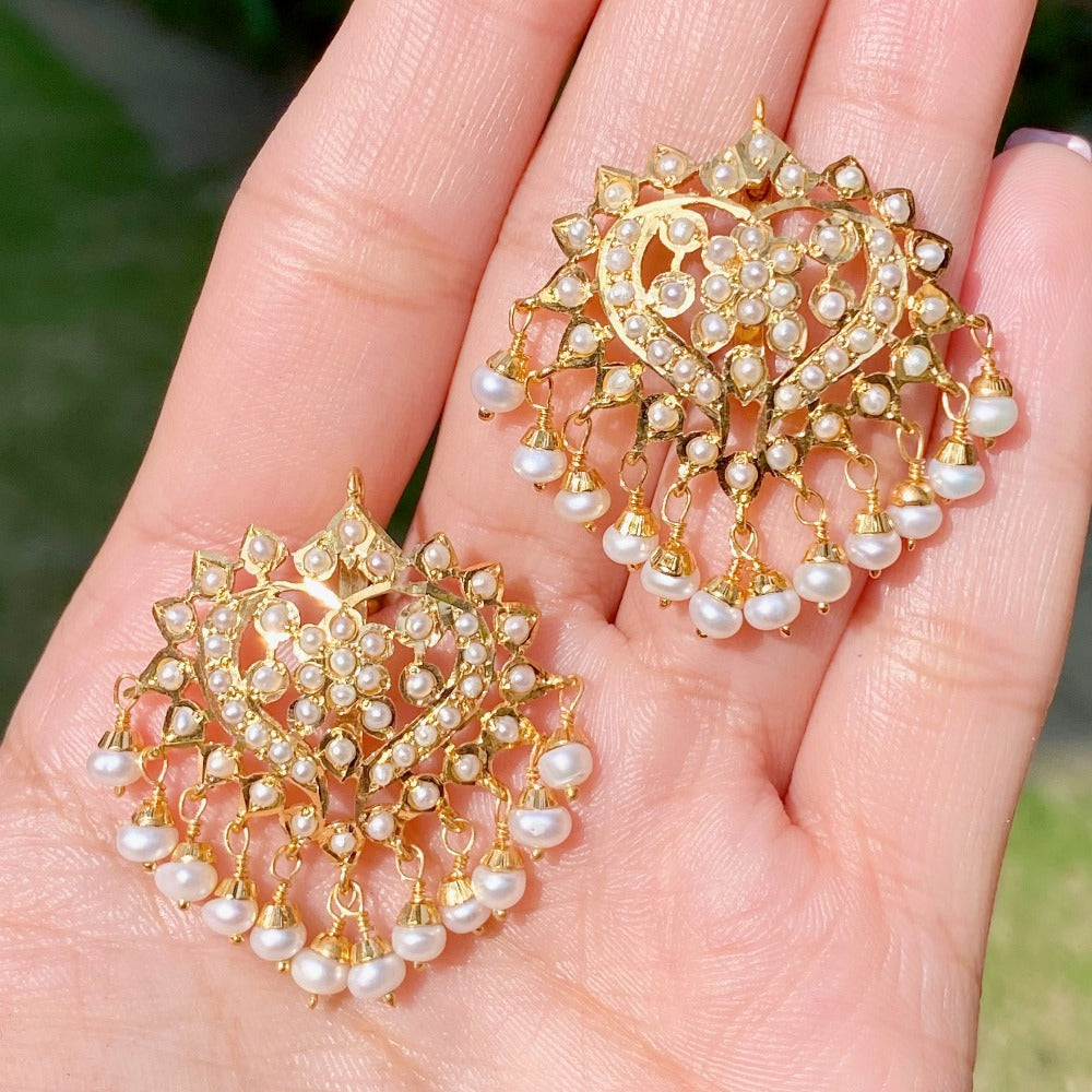 pearl studs