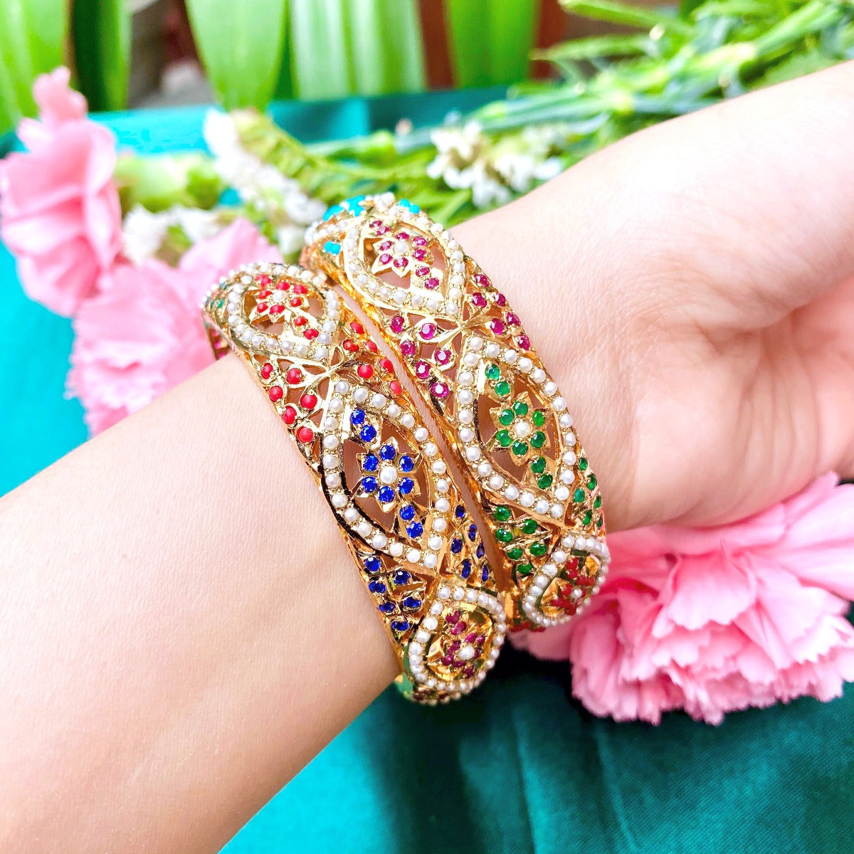 hamna amir bangles navratna