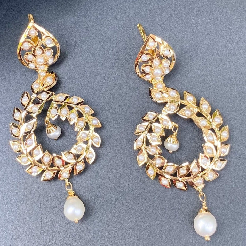 small dainty gold earrings dubai