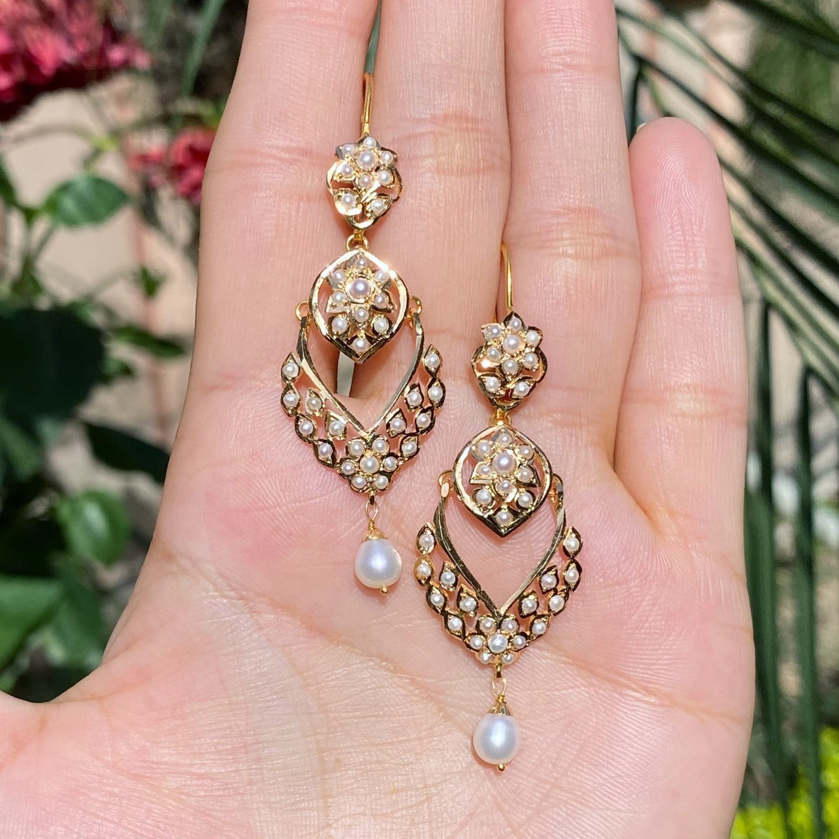 exquisite pearl studded gold earrings in abu dhabi