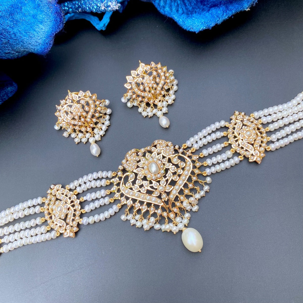 hyderabadi choker set in gold