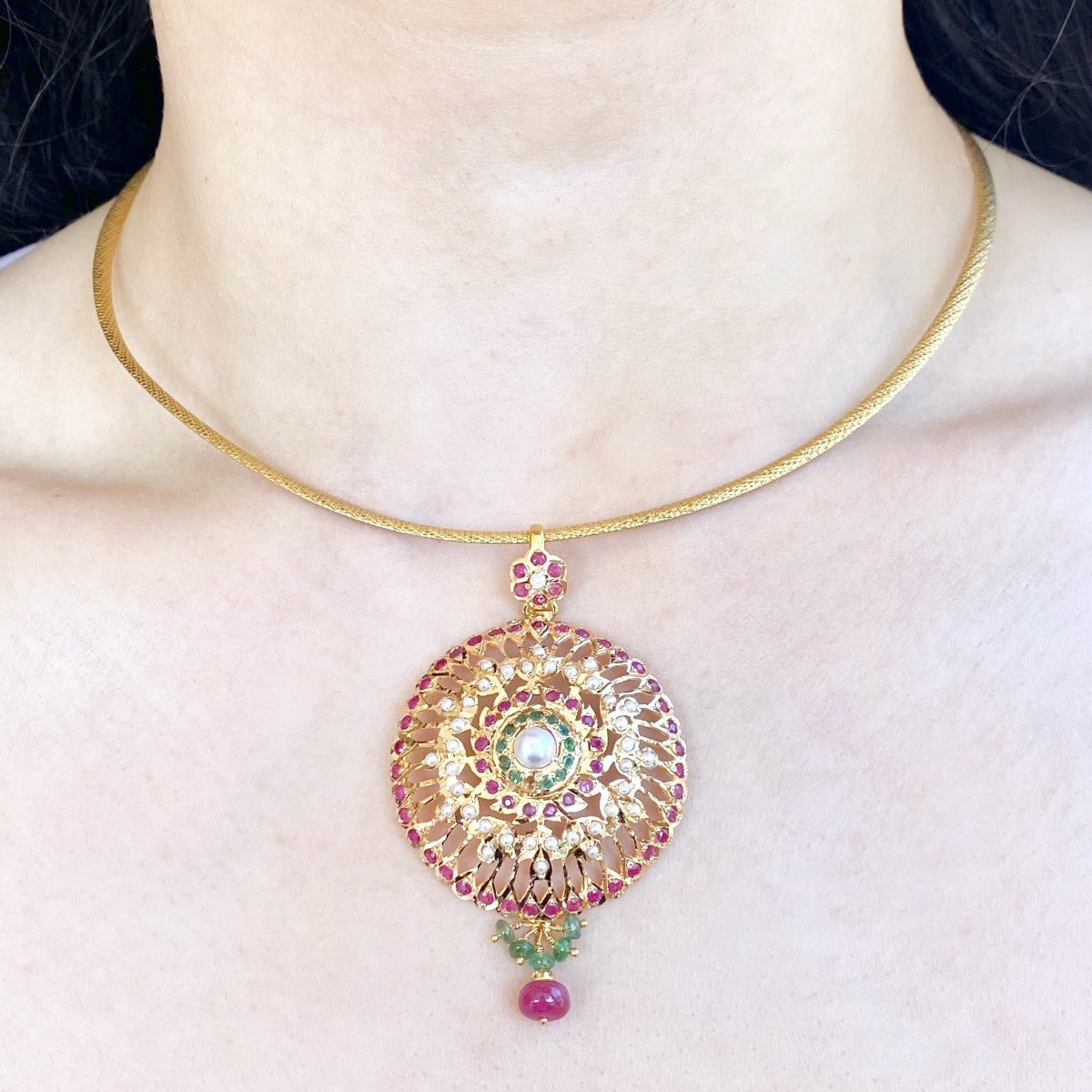 22k gold jadau pendant