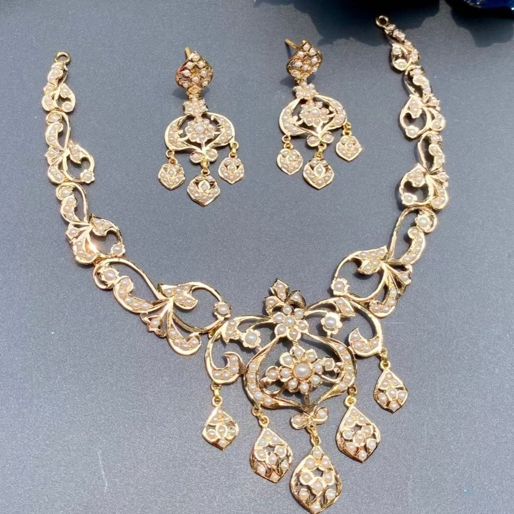 indo western necklace, antique seed peal necklace set in gold