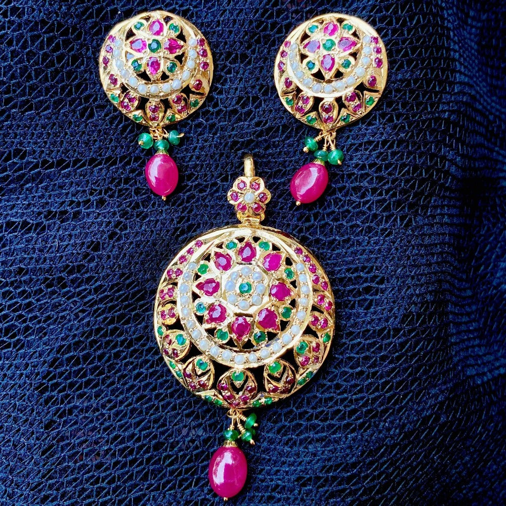 hyderabadi pendant set below 50000