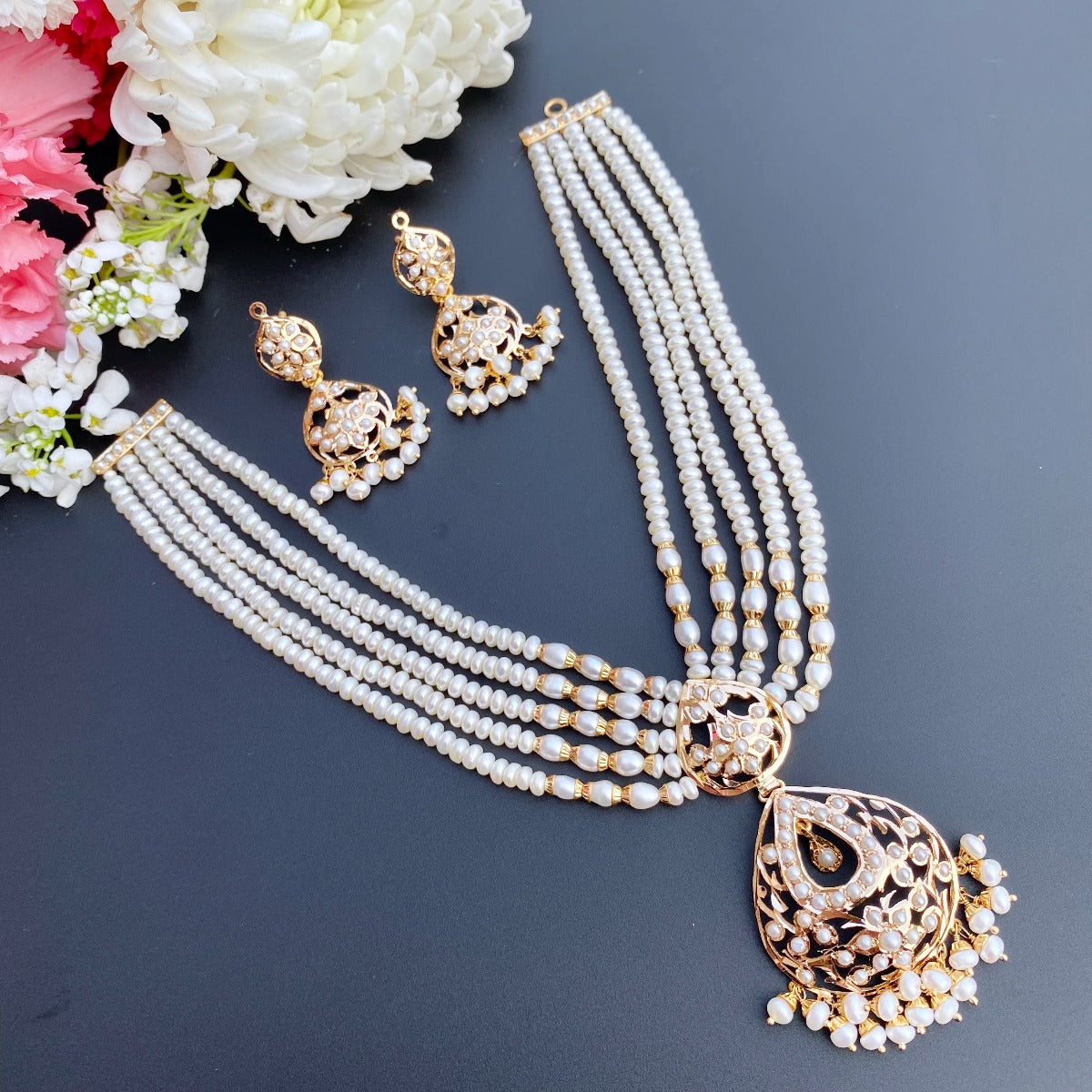 pearl pendant set with mala in gold