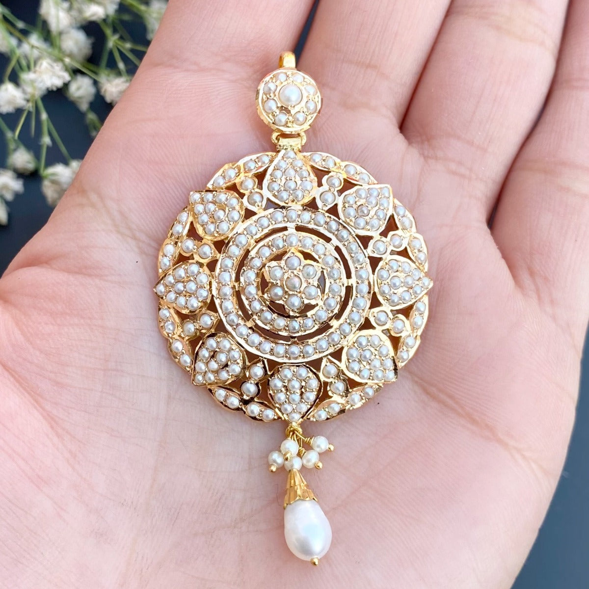 indian jadau pendant set studded with pearls