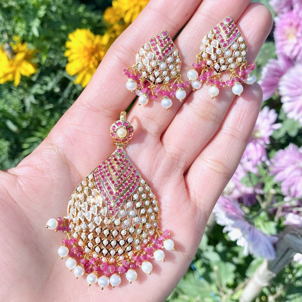 gold pendant earrings set