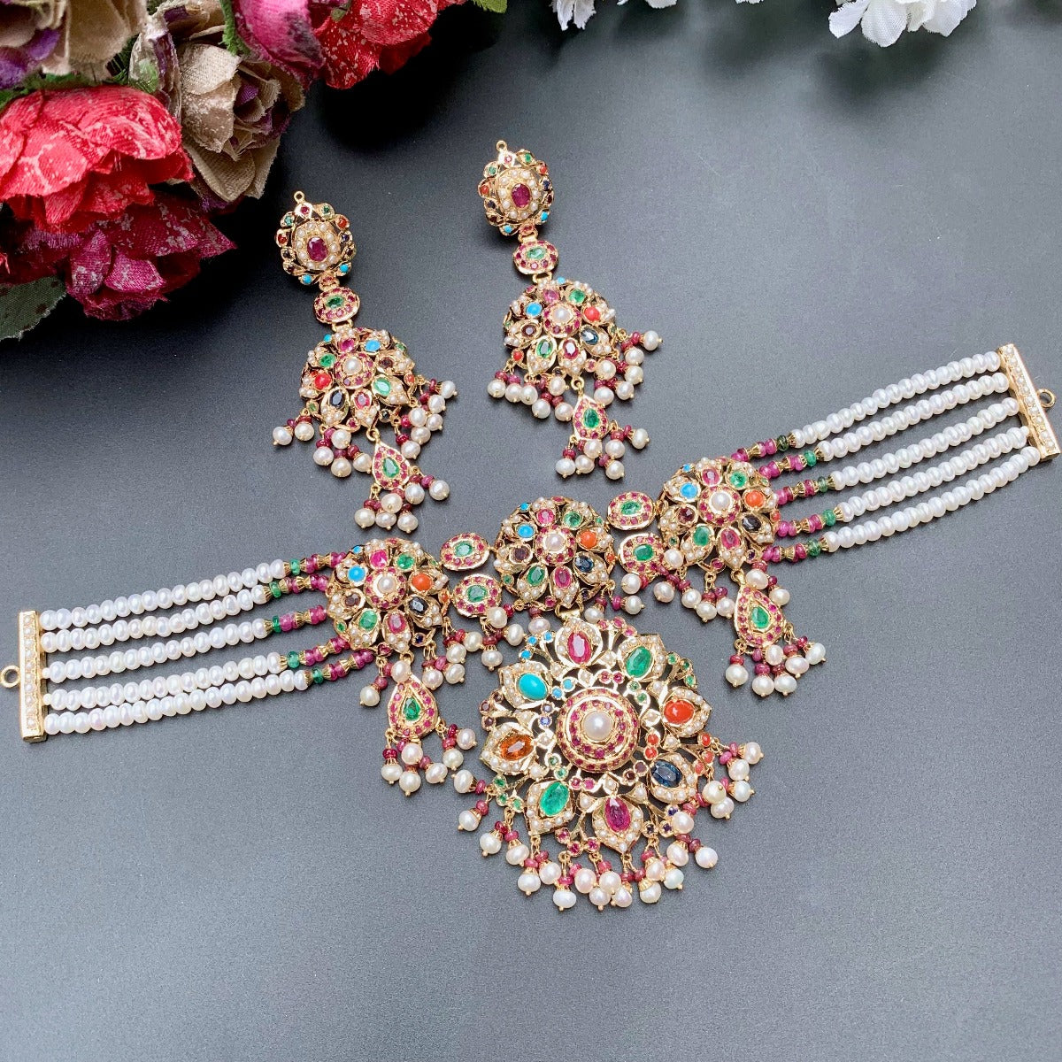 nauratan choker set gold