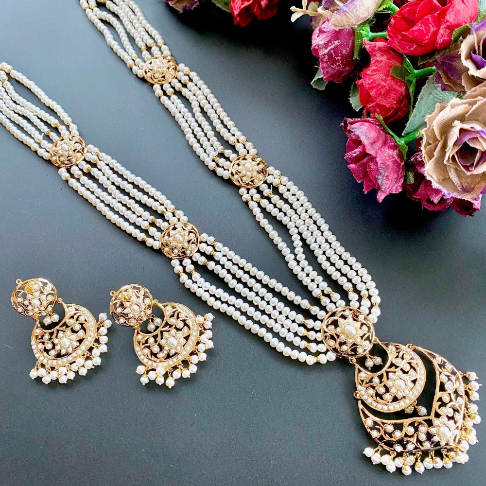 exclusive rani haar in 22k gold set with pearls