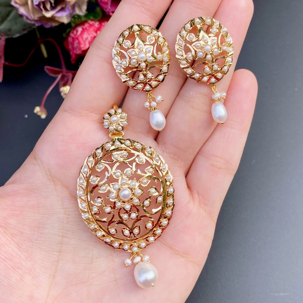 indo western pearl pendant set